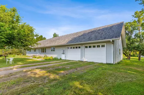 4942 43rd Ave N, Moorhead, MN 56560