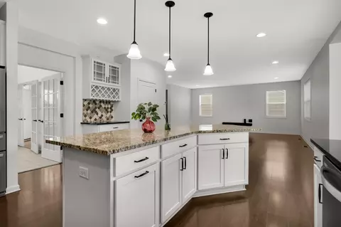 Kitchen - 1535 138th St E, Rosemount, MN 55068 photo 4 of 4