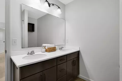 Bath - 1535 138th St E, Rosemount, MN 55068 photo 2 of 4