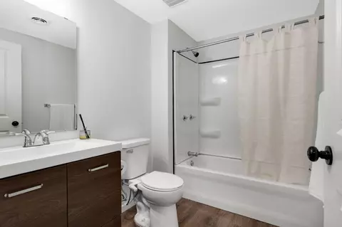 Bath - 1535 138th St E, Rosemount, MN 55068 photo 1 of 4