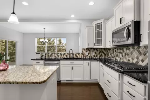 Kitchen - 1535 138th St E, Rosemount, MN 55068 photo 3 of 4