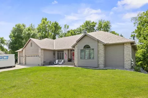 760 Colorado Ct NW, Hutchinson, MN 55350