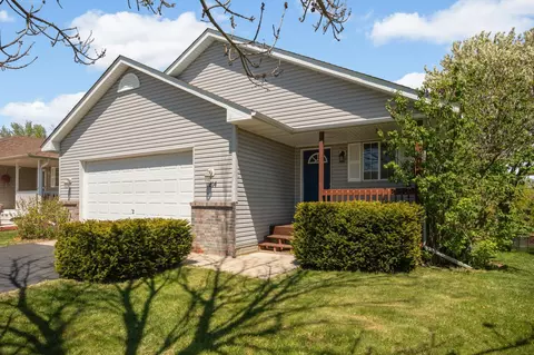 1214 Leo Ln, Buffalo, MN 55313