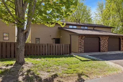 434 E 11th St #J, New Richmond, WI 54017