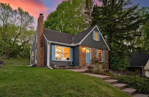 1890 Yorkshire Ave, Saint Paul, MN 55116