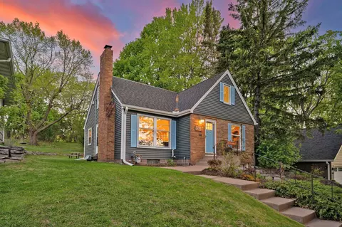 1890 Yorkshire Ave, Saint Paul, MN 55116