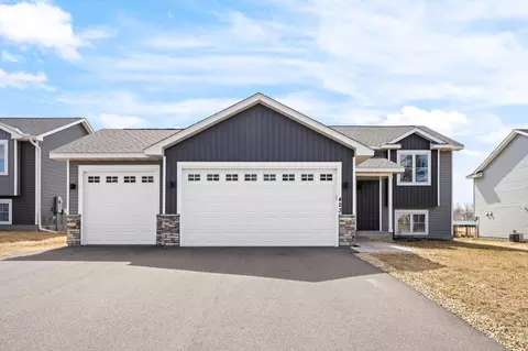 423 Eagle St NW, Isanti, MN 55040