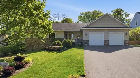 1646 Mayfield Heights Rd, Mendota Heights, MN 55118