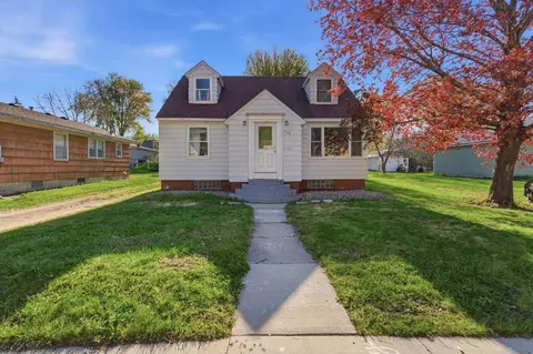 509 Charlotte St SE, Willmar, MN 56201