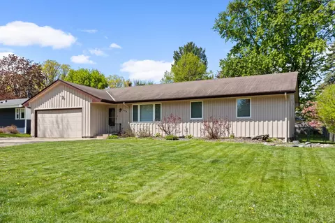 2298 Pleasant View Dr, New Brighton, MN 55112