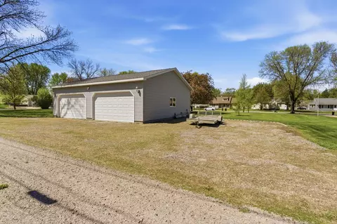 Exterior - 608 E Ash Ave, Olivia, MN 56277 photo 6 of 9