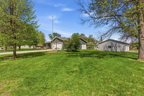 Exterior - 608 E Ash Ave, Olivia, MN 56277 photo 8 of 9