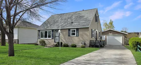 913 Elm St, Redwood Falls, MN 56283