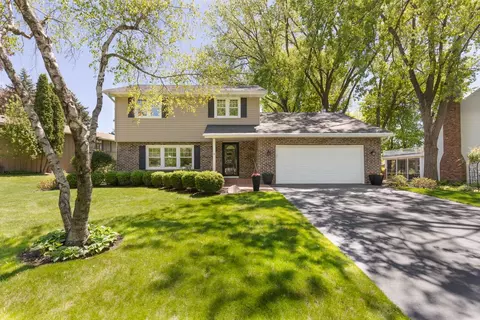 6917 W 82nd St, Bloomington, MN 55438