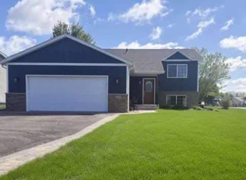 906 3rd Ave NE, Saint Joseph, MN 56374