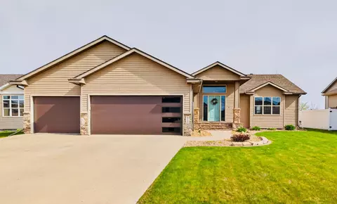 912 35th Ave W, West Fargo, ND 58078