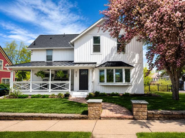 823 5th St S, Stillwater, MN 55082