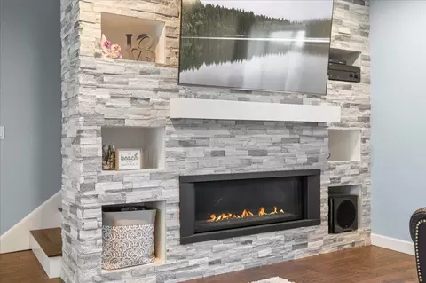 Living - 10719 E Shore Dr, Merrifield, MN 56465 photo 5 of 5