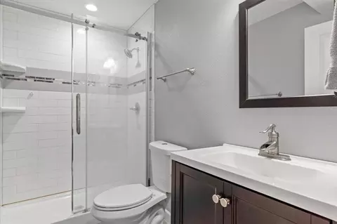 Bath - 10719 E Shore Dr, Merrifield, MN 56465 photo 6 of 7