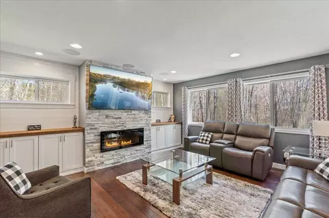 Living - 10719 E Shore Dr, Merrifield, MN 56465 photo 2 of 5