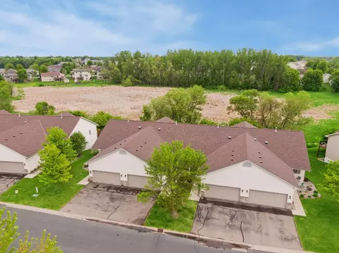 464 Meadow Ln, Young America, MN 55397