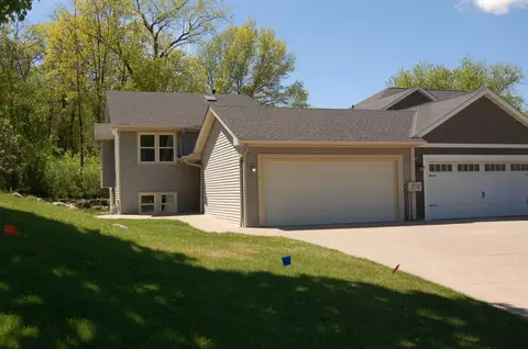 10357 Upper 178th St W, Lakeville, MN 55044