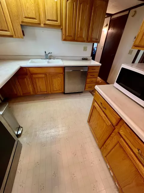Kitchen - 1206 E Ottum Ave, Bigfork, MN 56628 photo 5 of 7