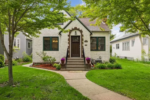 1516 Asbury St, Saint Paul, MN 55108