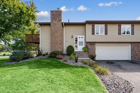 10361 Balsam Ln, Eden Prairie, MN 55347