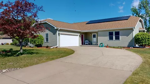 24328 Cardinal Ct, Trempealeau, WI 54661