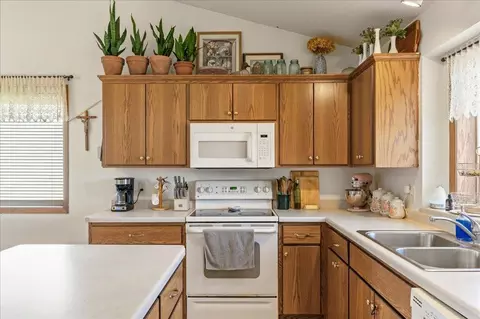Kitchen - 11375 Andrew St, Brainerd, MN 56401 photo 2 of 3