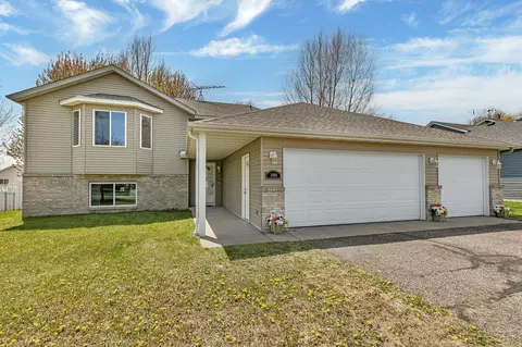 1904 4th St N, Sartell, MN 56377