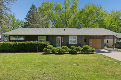 2476 Gisella Blvd, White Bear Lake, MN 55110
