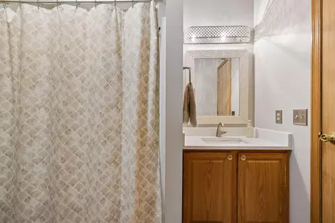 Bath - 4099 Meadowlark Curv, Eagan, MN 55122 photo 1 of 4