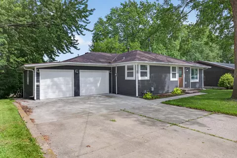 605 5th St NE, Montgomery, MN 56069