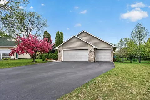 12058 Quay St NW, Coon Rapids, MN 55433