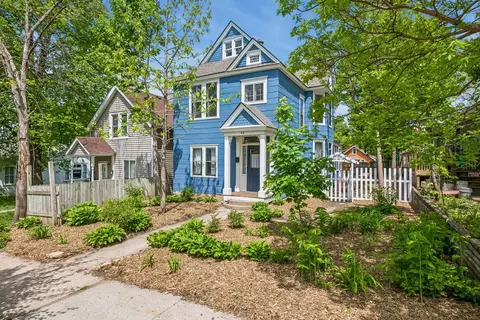 63 Lawson Ave W, Saint Paul, MN 55117