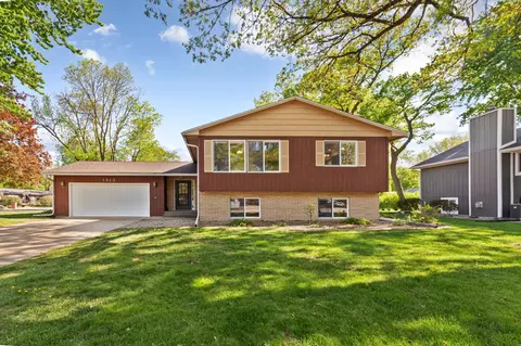 1813 Marie Ln, North Mankato, MN 56003
