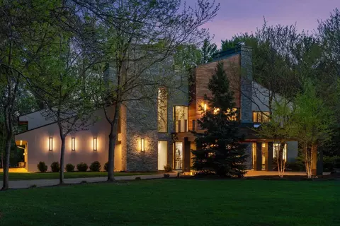 45 Clay Cliffe Dr, Tonka Bay, MN 55331