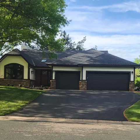 3694 Windtree Dr, Eagan, MN 55123