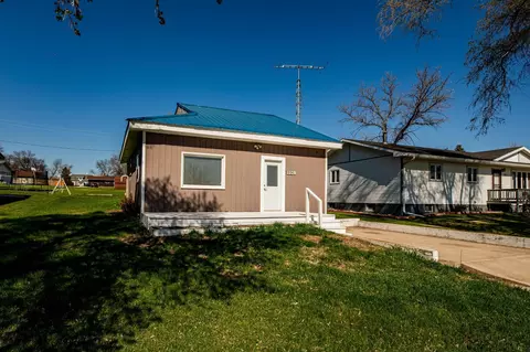 1108 Forest St, Lisbon, ND 58054
