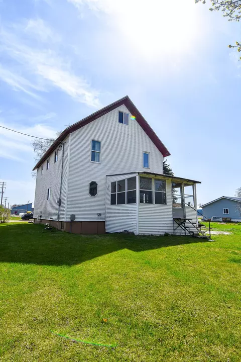 117 Red Lake Ave N, Saint Hilaire, MN 56754