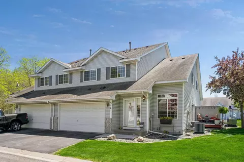 317 Creekside Dr, Buffalo, MN 55313