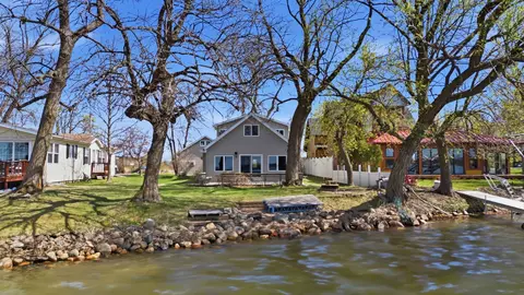 192 Shorewood Dr, Detroit Lakes, MN 56501