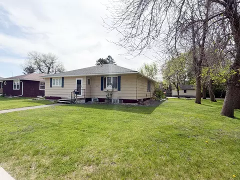 810 8th Ave, Worthington, MN 56187