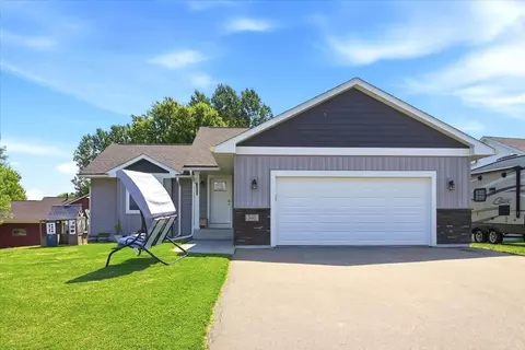 Exterior - 340 Bluebill St, Baldwin, WI 54002 photo 2 of 9