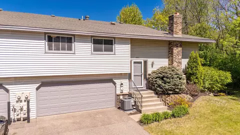 4447 Woodgate Ct, Eagan, MN 55122