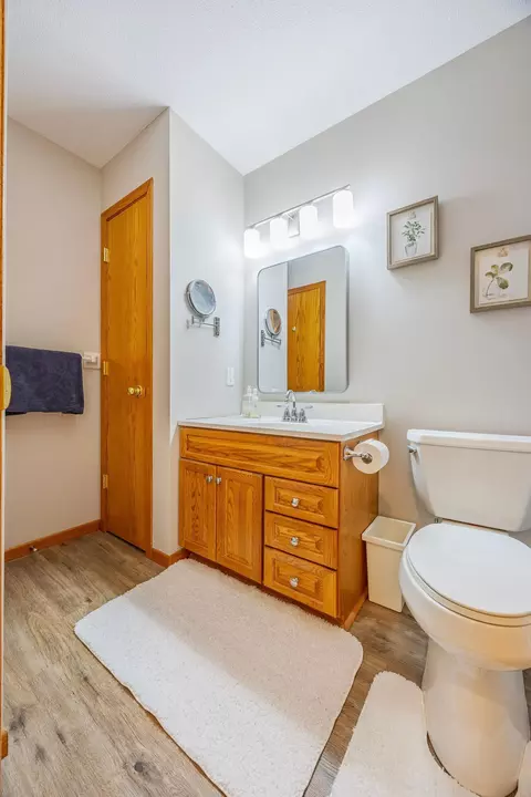 Bath - 4447 Woodgate Ct, Eagan, MN 55122 photo 1 of 5