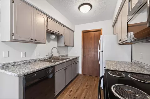 2841 67th Ln N, Brooklyn Center, MN 55430