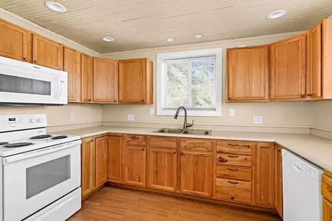 Kitchen - 1540 N 7th Ave E, Duluth, MN 55805 photo 1 of 2